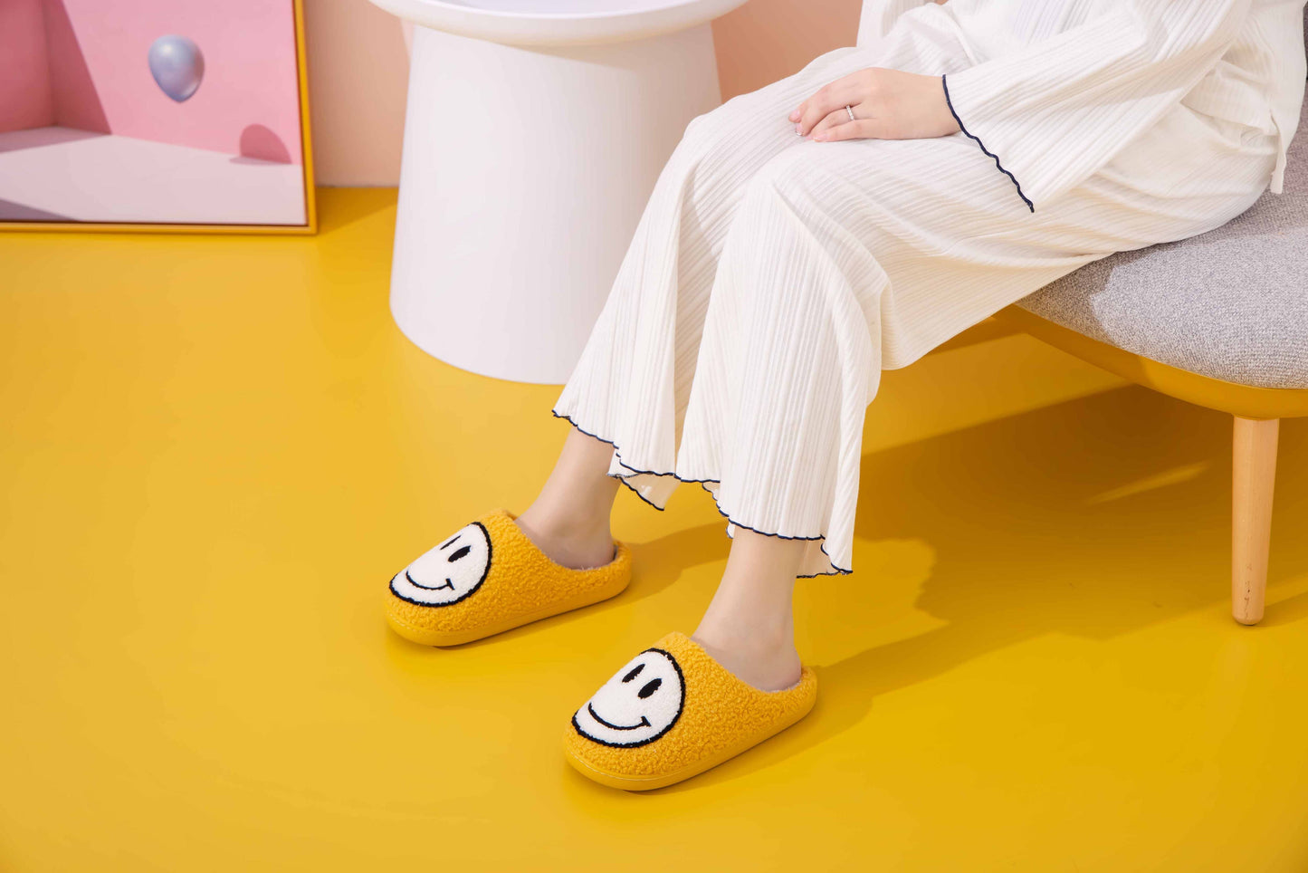 Happy Face Comfort Fluffy Slider Slipper for adult: Yellow/White