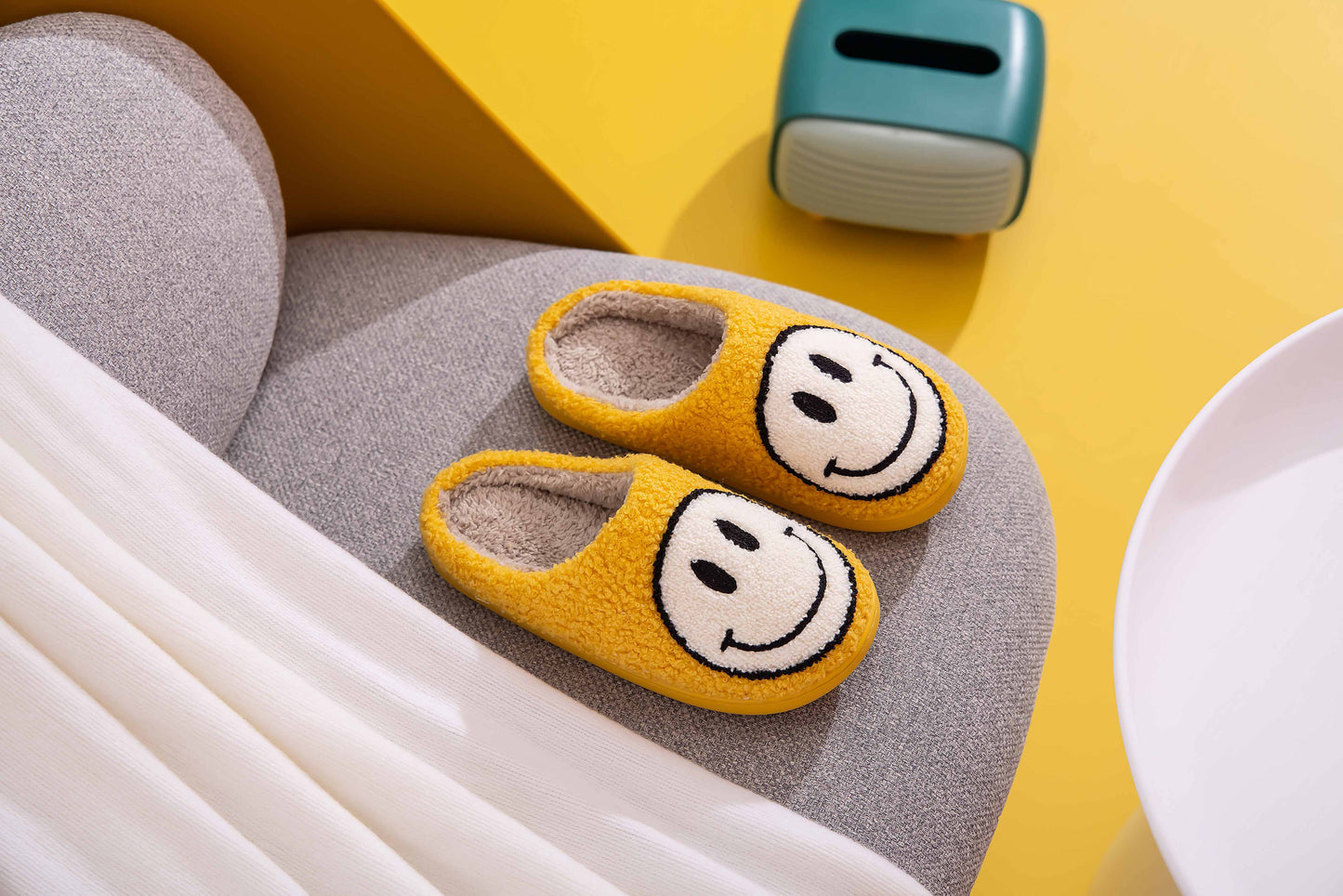 Happy Face Comfort Fluffy Slider Slipper for adult: Yellow/White