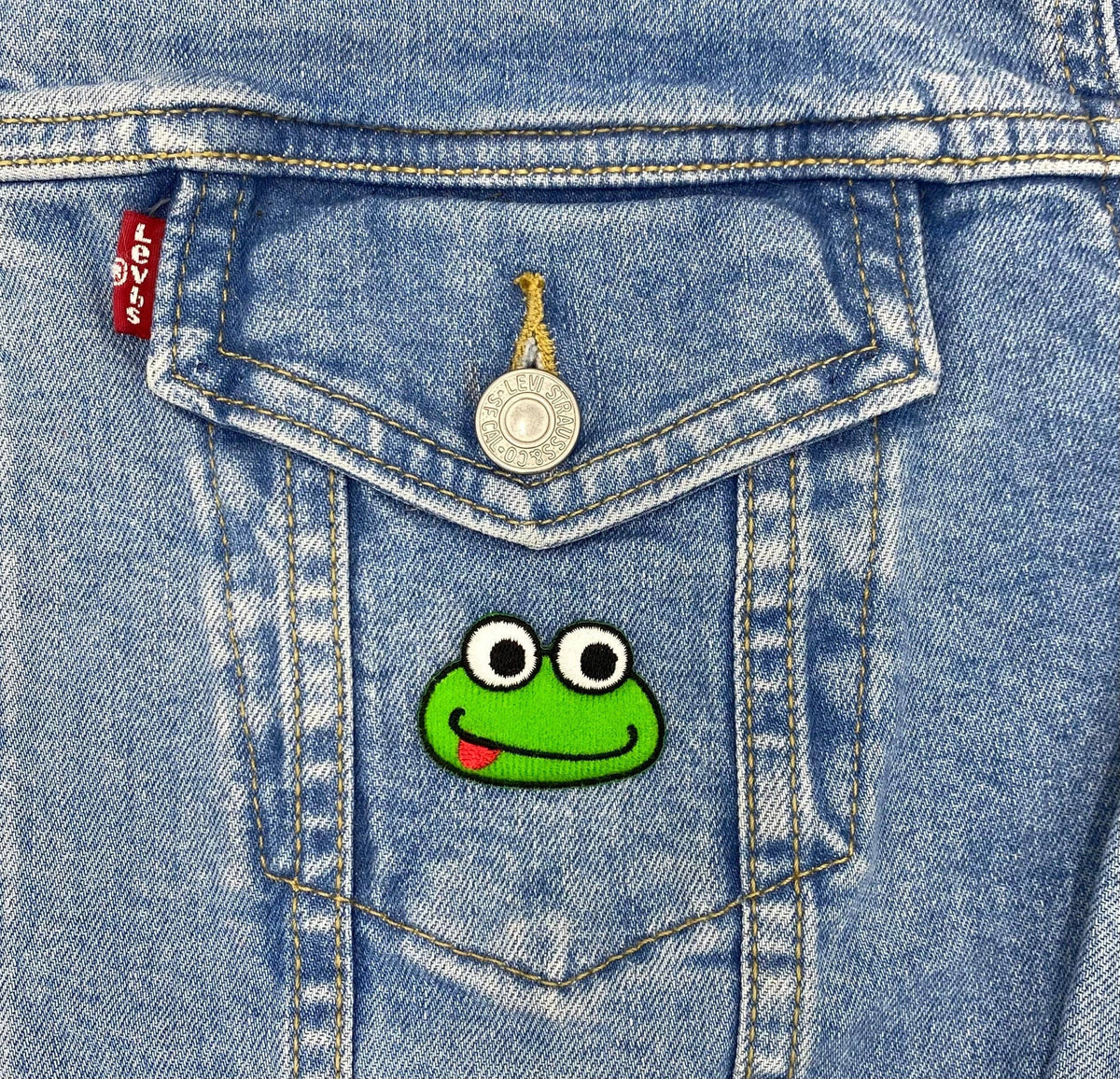 Puffy 3D Green Frog, Head, Face, Iron-on Patch, Embroidered