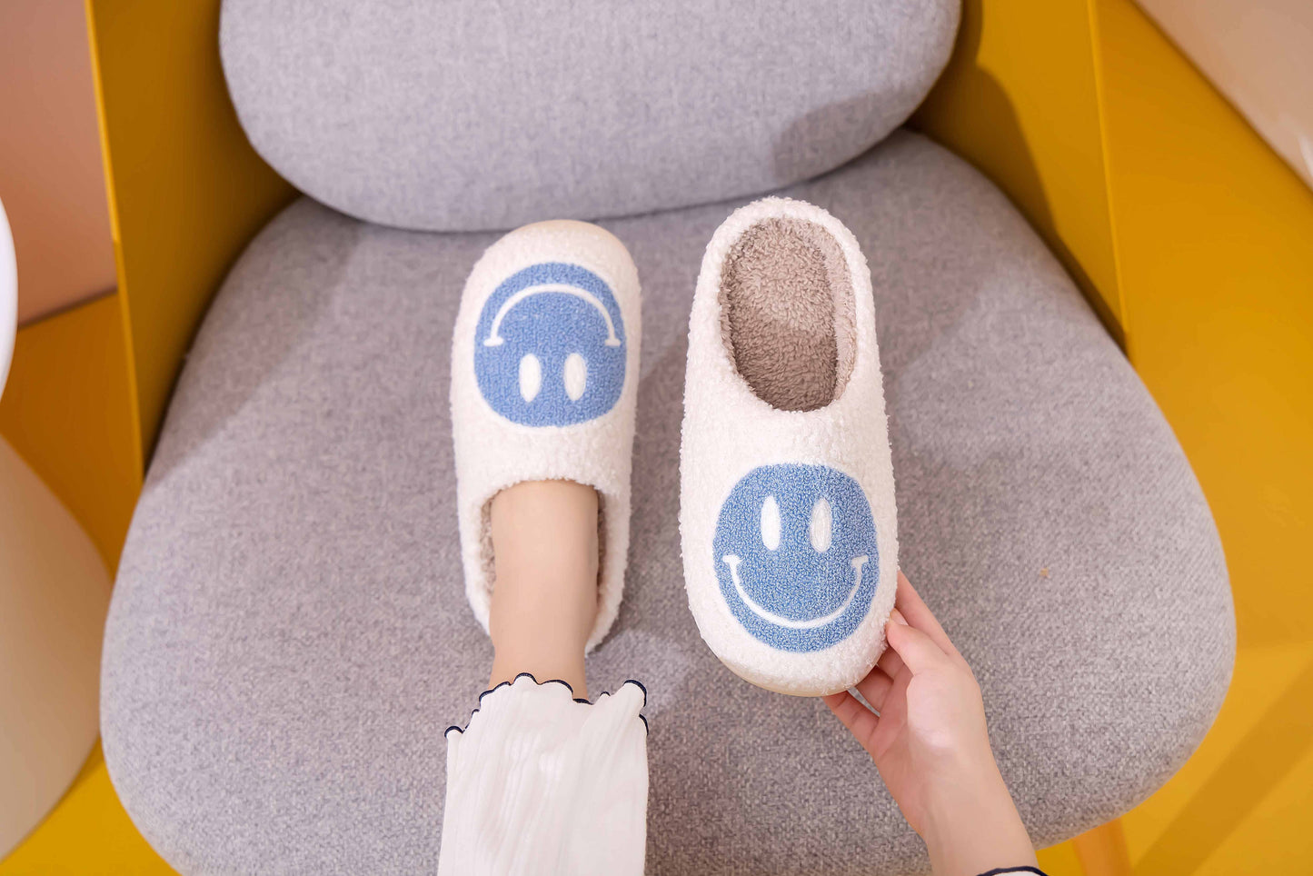 Happy Face Comfort Fluffy Slider Slipper for adult