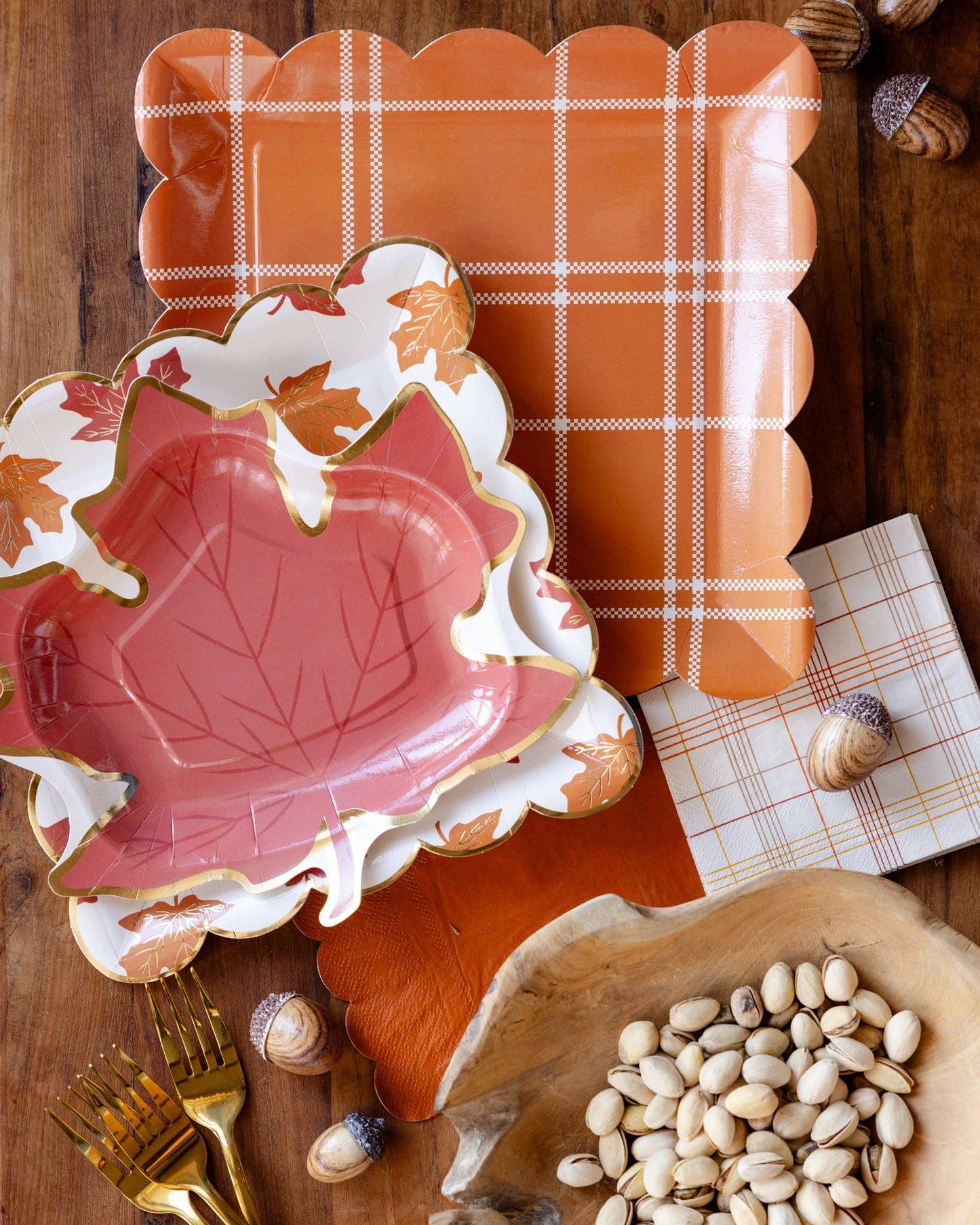 Leaf Shaped Paper Plate Set