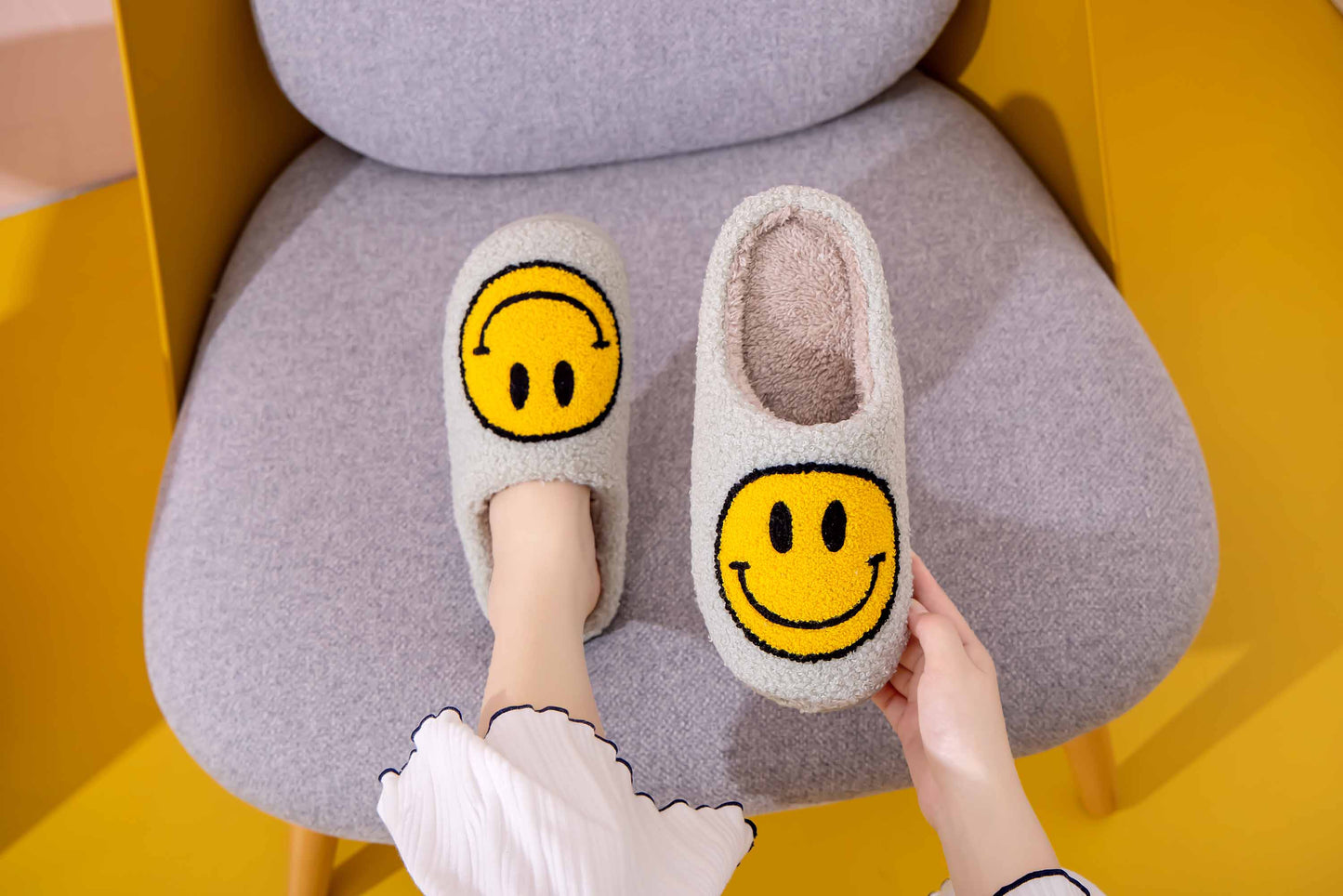 Happy Face Comfort Fluffy Slider Slipper for adult