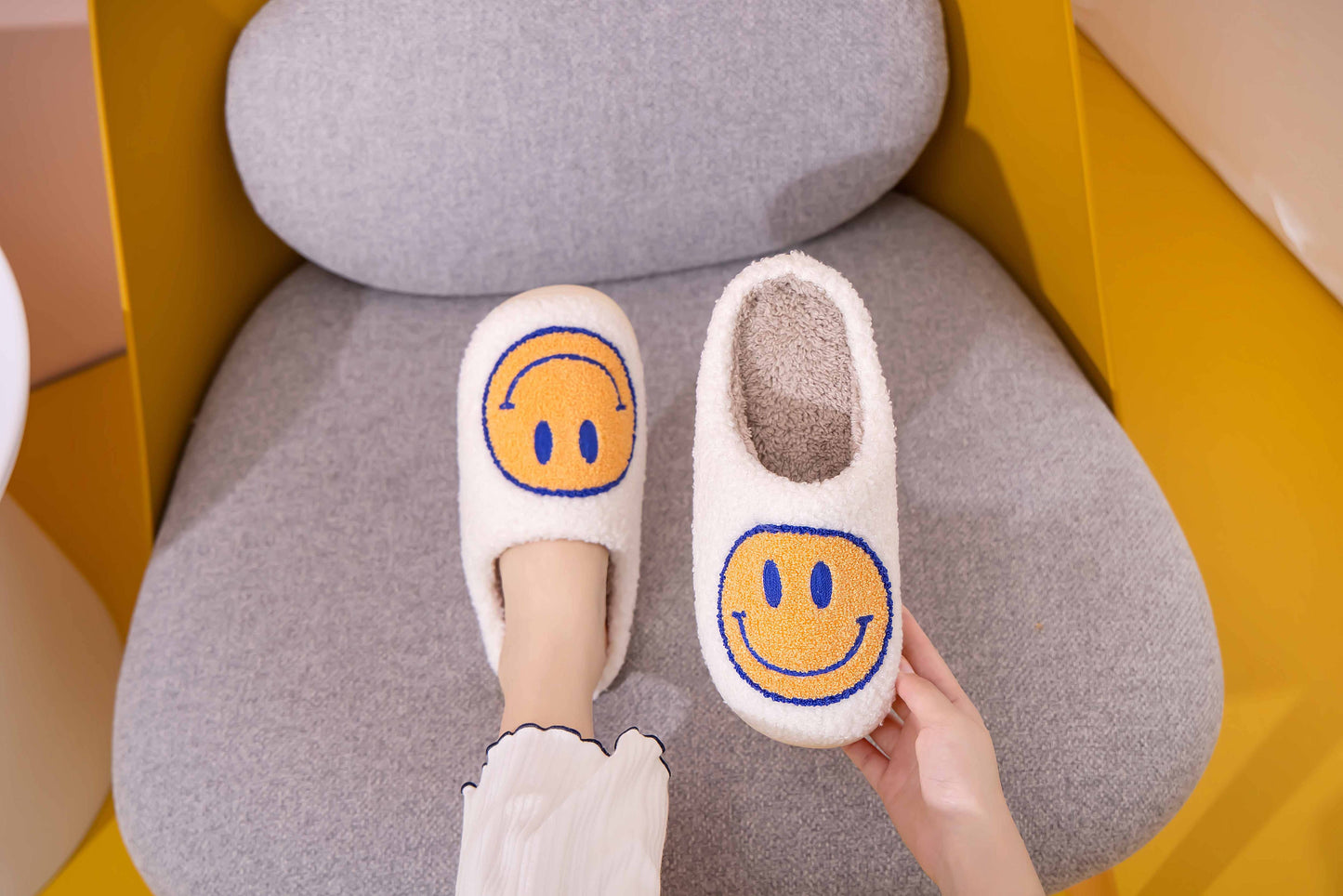 Happy Face Comfort Fluffy Slider Slipper for adult